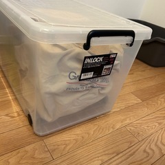 【0円】クリアケース（ローラー付き）の画像