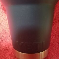 イエティ　YETI  　 タンブラー　中古品　  容量　30オンス　 希少　持ち手付属の画像