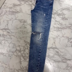 🤍ZARA スキニーダメージデニムの画像