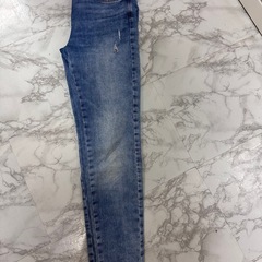 🤍ZARA スキニーダメージデニムの画像