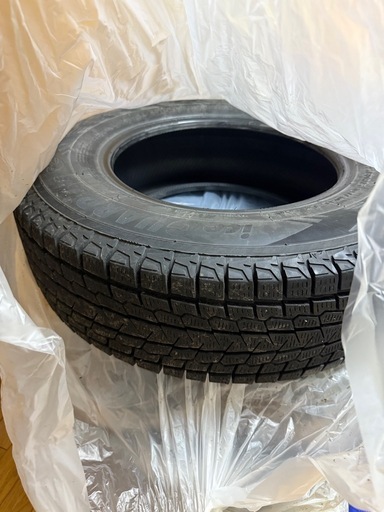 ヨコハマ　スタッドレスタイヤ4本　ハイエース、キャラバン等に！