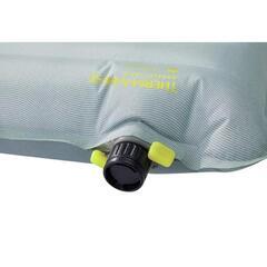 サーマレスト インフレータブルマット 美品の画像