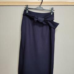 〚PLST〛膝下丈　リボンベルト付きネイビースカート