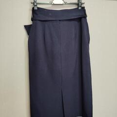 〚PLST〛膝下丈　リボンベルト付きネイビースカートの画像