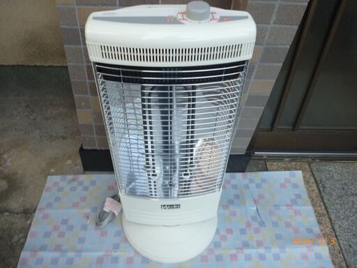 遠赤外線電気ストーブ　ヒーター