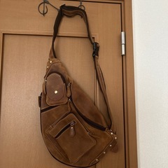 本革　ボディバッグ　メンズ