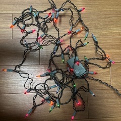 クリスマスツリー　電飾　ライトの画像