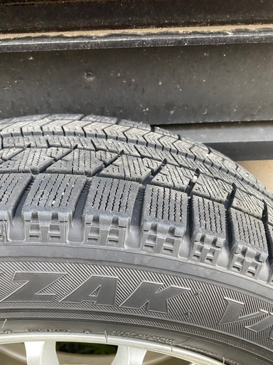 スタッドレスタイヤ　　　165／70R14