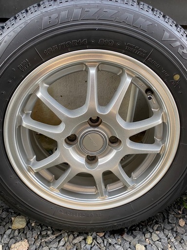 スタッドレスタイヤ　　　165／70R14