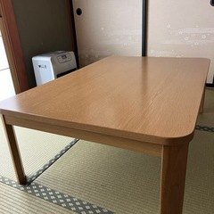 テーブル