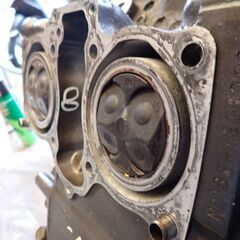 VFR４００R NC３０ エンジン 腰下の画像