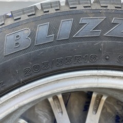 スタッドレスタイヤ、ホイールの画像