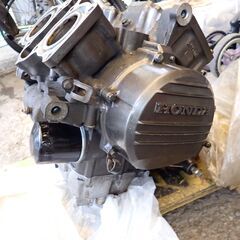 VFR４００R NC３０ エンジン 腰下の画像