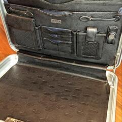 ZEROHalliburtonアタッシュケースの画像