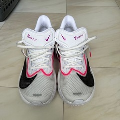 Newシリーズ　NIKE ズームフライ6の画像