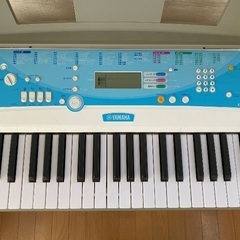 YAMAHA ポータブルキーボード　スタンド付きの画像