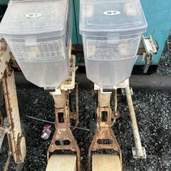 【福岡県みやま市】イセキ ロボシーダ 施肥播種機 ■4条■ 肥料散布機 トラクター用アタッチメント ISEKI 麦 大豆 4連【管理番号　農機具010】の画像