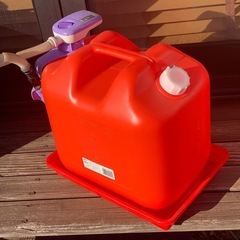 【値下げ】20L 石油 ポリタンク  トレーセット 電動ポンプ ...