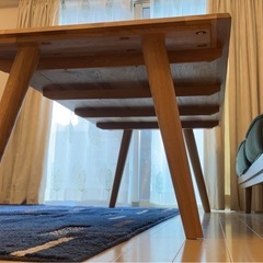 ダイニングテーブル　太陽家具　　　天然木の画像