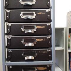 引き出し　9段　紙　金属　キャスターの画像