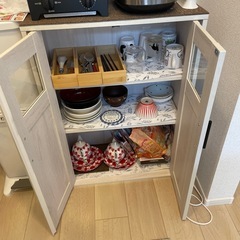 ☆食器棚　キャビネット　の画像