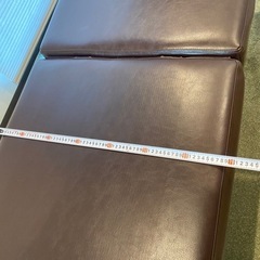 三宮に取りに来れる方！施術台の画像