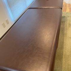 三宮に取りに来れる方！施術台の画像