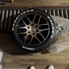 新品！ハイエース　17インチホイール　タイヤ　4本セット　