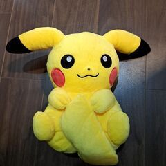 ぬいぐるみ　ピカチュウ