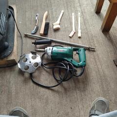 撹拌機と刷毛類