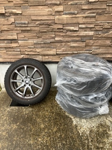 値下げ実施【定価の半額以下！】2千km使用、2023年製スタッドレスタイヤ　205/55/R16