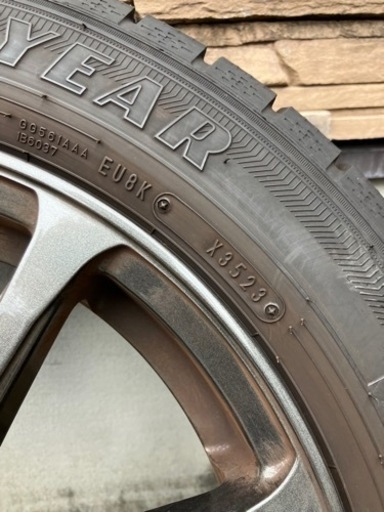 値下げ実施【定価の半額以下！】2千km使用、2023年製スタッドレスタイヤ　205/55/R16