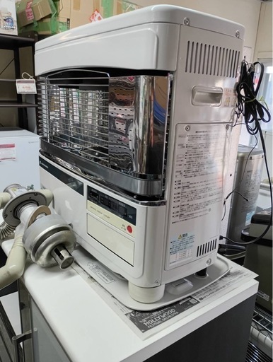 分解掃除済み　美品コロナFF床暖対応石油ストーブ！　品番「UH‐F7011PR」函館発