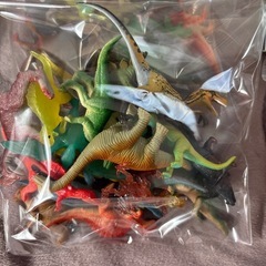 恐竜ランダム一袋200円の画像
