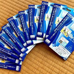 BLUTACK（ブル・タック）壁に汚れ・キズを残さない粘着ラバー　11個セットの画像