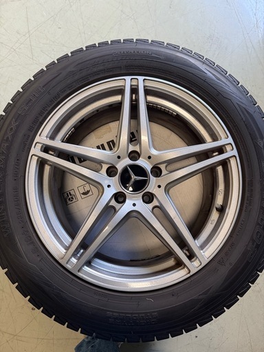 メルセデス・ベンツ純正ホイールスタッドレスタイ付き