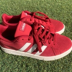 アディダス　シューズの画像