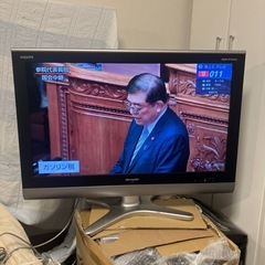 売却済み　神戸市内無料配達無料！５００円　シャープ　アクオス　32インチ LC-32E5　 2009年製　　液晶テレビの画像