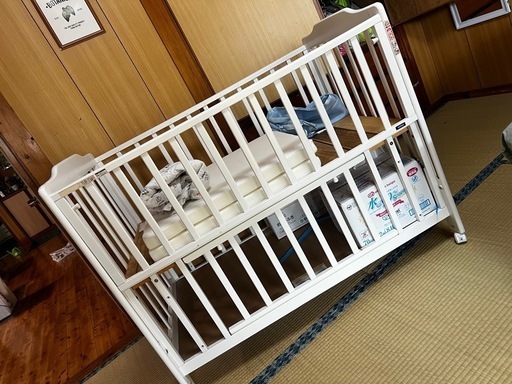 美品✨　　ベビーベッド、布団付き