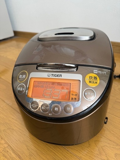 【12/20迄出品】タイガー IH炊飯ジャー（5.5合炊き） ダークブラウンTIGER 炊きたて JKT-B101 ¥5,500