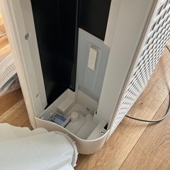 空気清浄機　加湿機能付きSHARPの画像