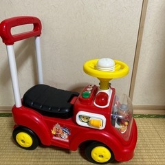 アンパンマン消防車の画像
