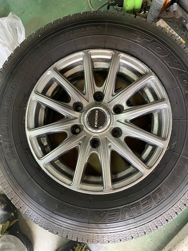 195/80r15 ハイエース用スタッドレス