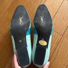 イブサンローランのパンプスの画像