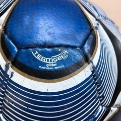 中古　サッカーボール　adidas チームガイスト2 FIFA WorldCupレプリカ4号検定球の画像