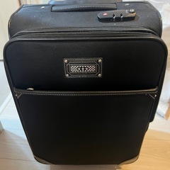 スーツケース　キャリーケースの画像