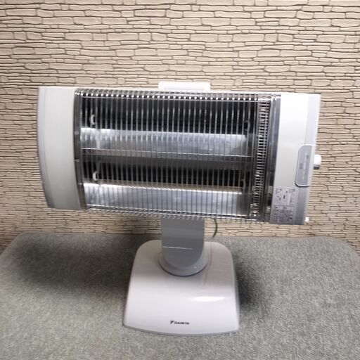 ダイキン セラムヒート ERFT11SS-W 遠赤外線暖房機 (フラット) 龍ケ崎