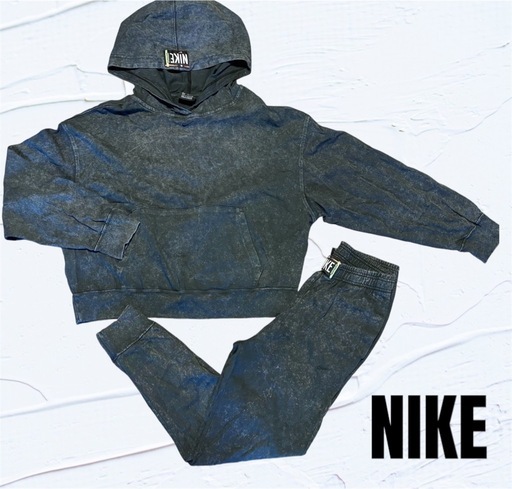 NIKE ウィメンズ　ウォッシュ　セットアップ