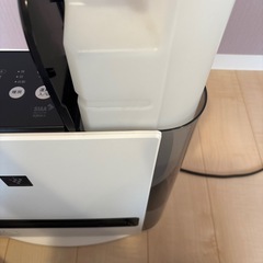 取引決定しました🙇‍♀️【1年前購入✨美品】SHARP加湿器付きヒーター/プラズマクラスター】の画像