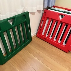 (値下げ！！)ベビーサークル　おもちゃつきの画像